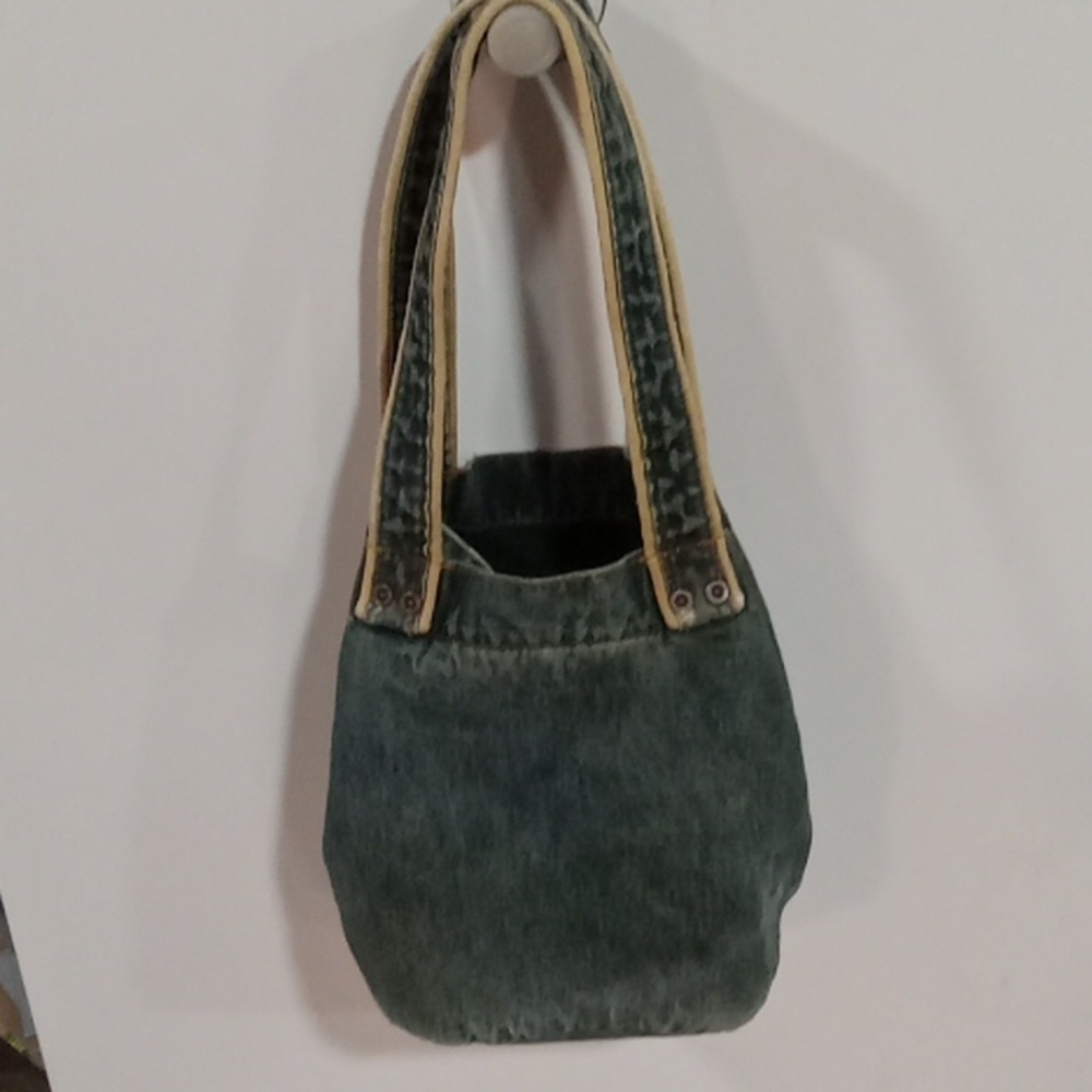 (136)  Tilt  small denim purse - Picture 2 of 7